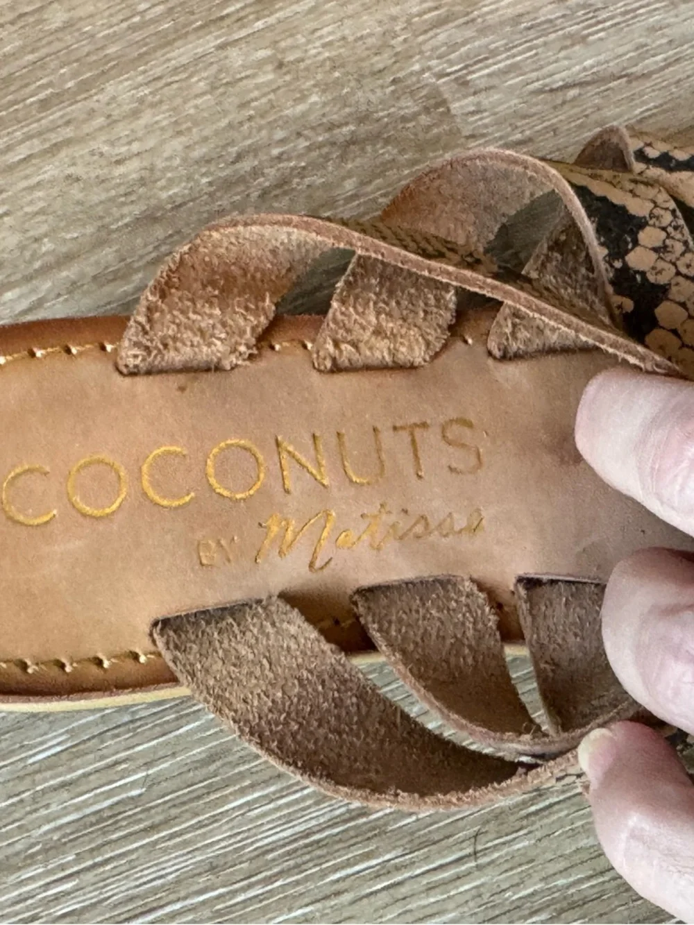 COCONUTS BY MATISSE LADYLIKE SANDALS IN TAN SNAKE SIZE 7M - Picture 7 of 9